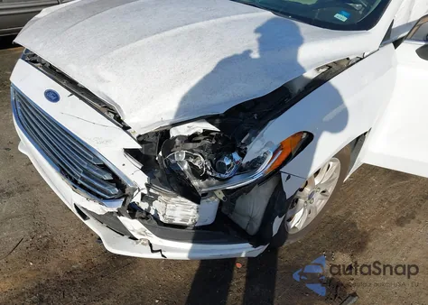 2017 Ford Fusion S z USA, uszkodzony, nr VIN 3FA6P0G76HR318912